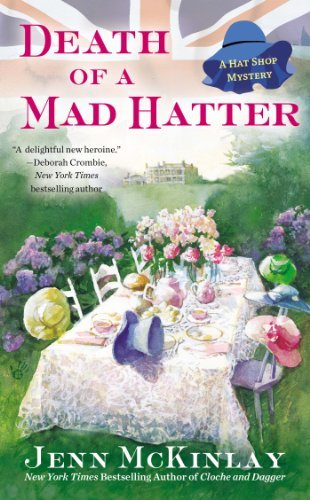 Death of a Mad Hatter (A Hat Shop Mystery) - Jenn Mckinlay - Böcker - Berkley - 9780425258903 - 6 maj 2014
