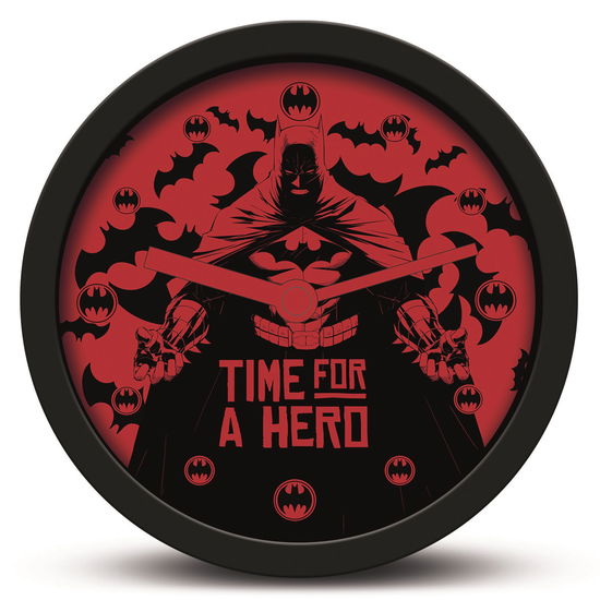 Batman (Time for a Hero) Desk Clock - Dc - Produtos - PYRAMID INTERNATIONAL - 5050293858906 - 6 de junho de 2023