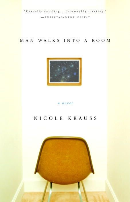 Man Walks into a Room - Nicole Krauss - Livros - Anchor - 9780385721912 - 11 de novembro de 2003