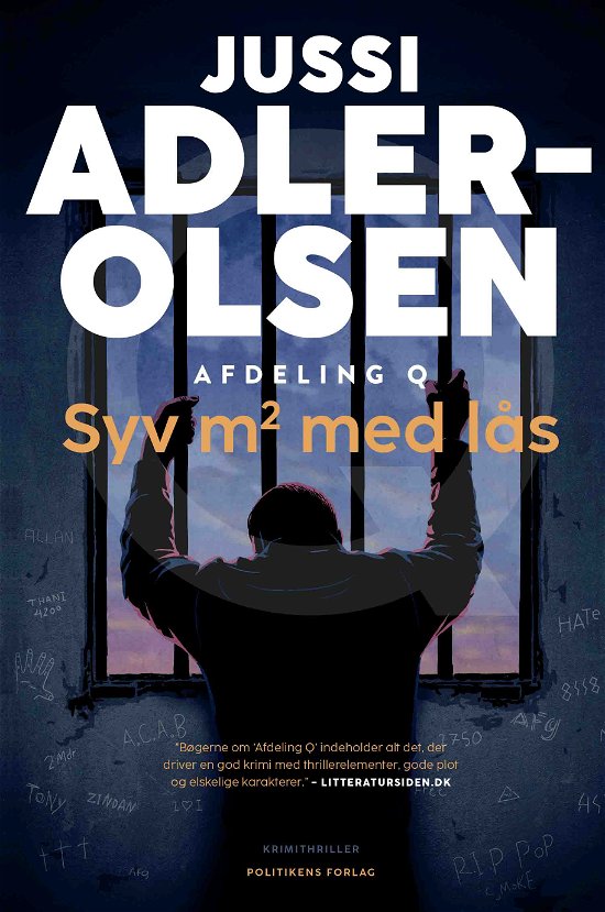 Cover for Jussi Adler-Olsen · Afdeling Q: Syv m2 med lås (Inbunden Bok) [4:e utgåva] (2024)
