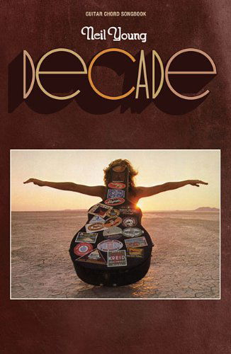 Neil Young - Decade (Guitar Chord Songbook) - Neil Young - Libros - Hal Leonard - 9781423451914 - 1 de junio de 2013