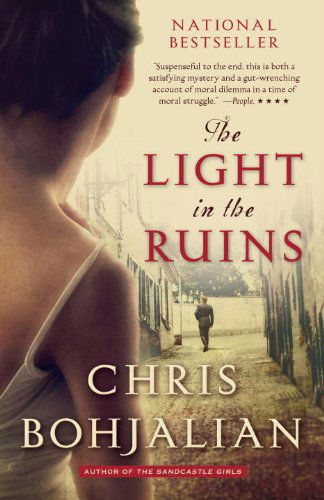 Cover for Chris Bohjalian · The Light in the Ruins (Vintage Contemporaries) (Paperback Book) [Reprint edition] (2014)