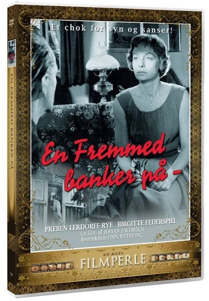 Cover for En Fremmed Banker På (DVD) (2015)
