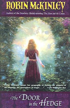 Cover for Robin McKinley · The Door In The Hedge (Innbunden bok) (2003)