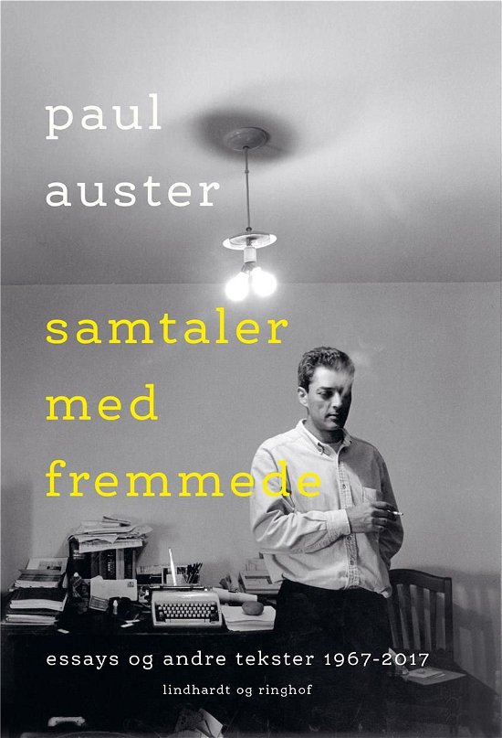 Cover for Paul Auster · Samtaler med fremmede (Bound Book) [1. Painos] (2020)