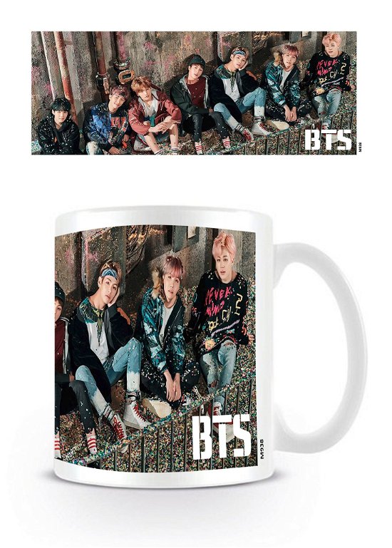 Cover for BTS · Bangtan Boys BTS Confetti (Mug)