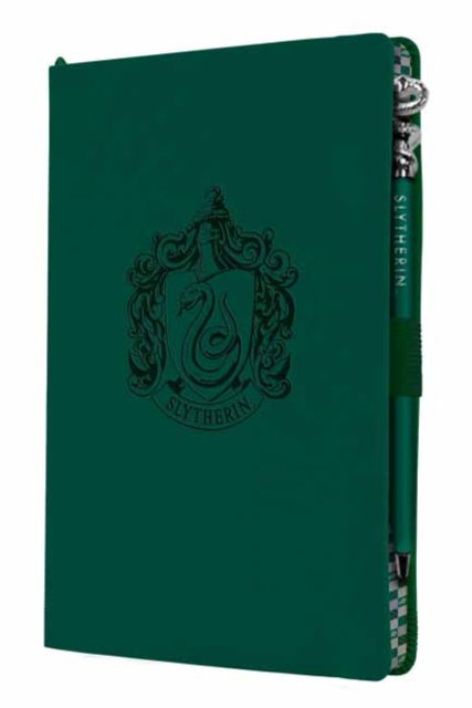 Harry Potter: Slytherin Classic Softcover Journal with Pen - IE Gift / Stationery - Insight Editions - Kirjat - Insight Editions - 9781647227937 - tiistai 4. lokakuuta 2022