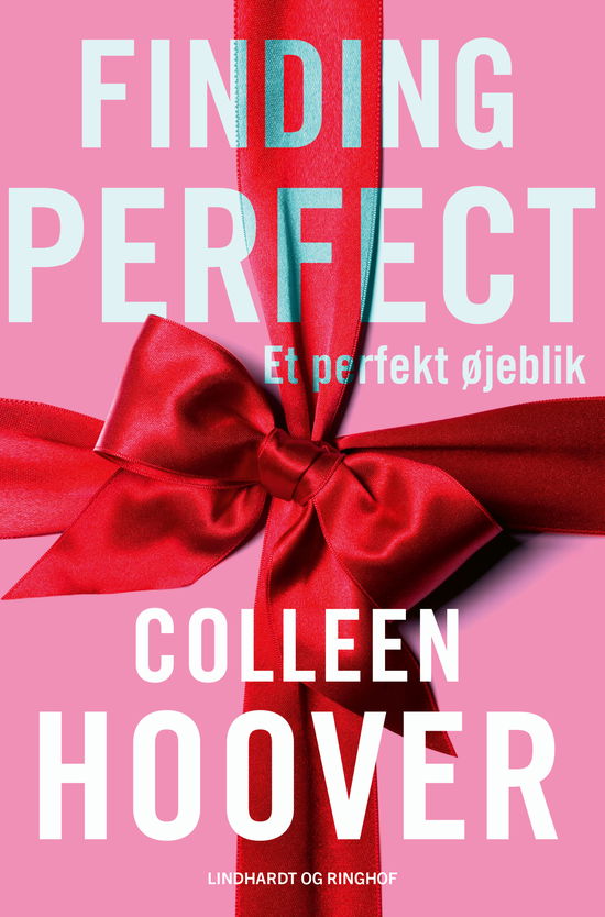 Cover for Colleen Hoover · Finding Perfect - Et perfekt øjeblik (Taschenbuch) [1. Ausgabe] (2023)