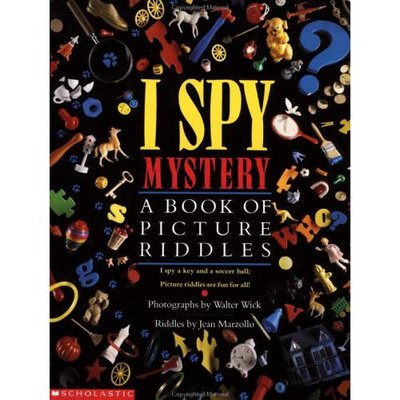 A Book of Picture Riddles - Jean Marzollo - Livros - Scholastic US - 9780590462945 - 1 de outubro de 1993