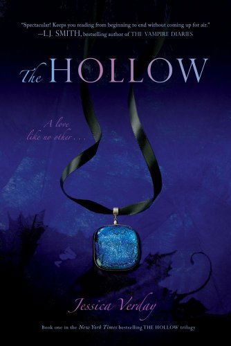 Cover for Jessica Verday · The Hollow (Hollow Trilogy) (Paperback Book) [Reprint edition] (2010)