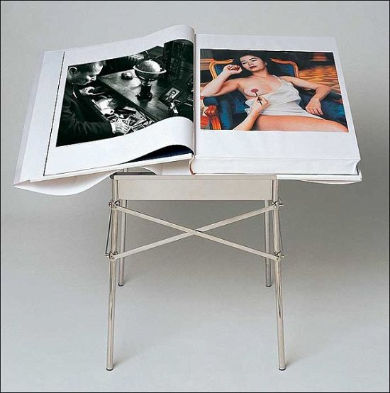 Cover for Helmut Newton · Helmut Newton's Sumo (Gebundenes Buch) [Includes Stand, 1st edition] (1999)