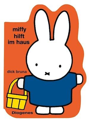 Miffy hilft im Haus - Dick Bruna - Bøker - Diogenes Verlag AG - 9783257011951 - 22. februar 2017
