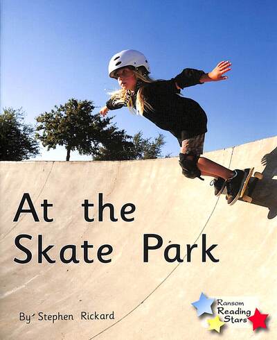 Cover for At the Skate Park: Phonics Phase 1/Lilac - Reading Stars Phonics (Taschenbuch) (2021)