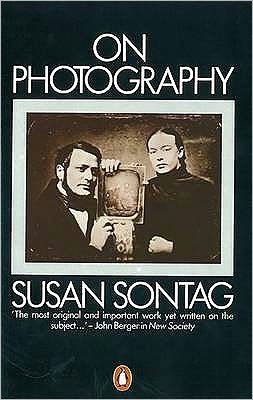On Photography - Susan Sontag - Bücher - Penguin Books Ltd - 9780140053975 - 27. September 1979