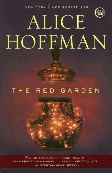 Cover for Alice Hoffman · The Red Garden (Paperback Book) (2011)
