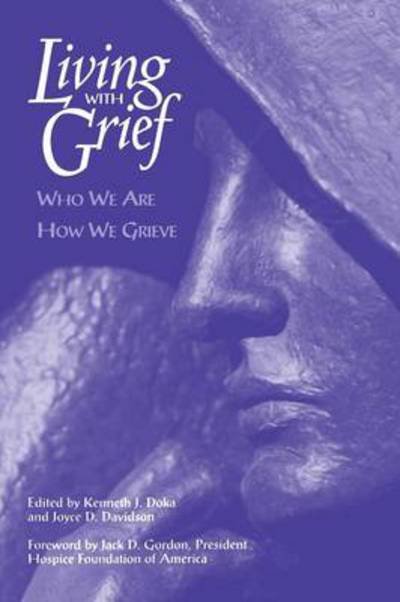 Cover for Hospice Foundation of America · Living With Grief: Who We Are How We Grieve (Paperback Book) (1998)