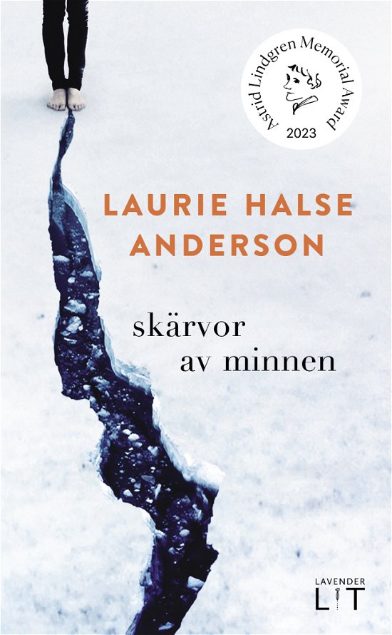 Cover for Laurie Halse Anderson · Skärvor av minnen (Paperback Bog) (2023)