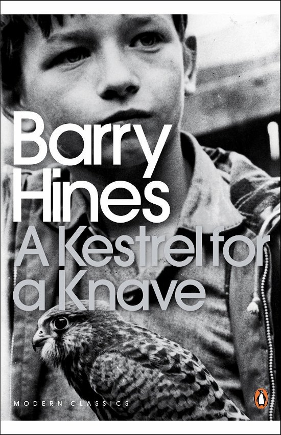 Cover for Barry Hines · A Kestrel for a Knave - Penguin Modern Classics (Paperback Bog) (2000)
