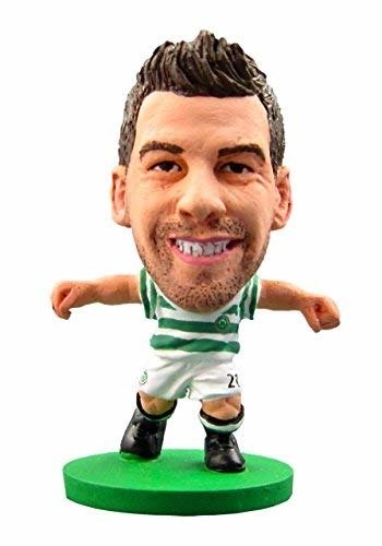 Soccerstarz  Celtic Charlie Mulgrew  Home Kit Figures (MERCH)