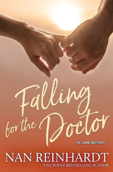 Cover for Nan Reinhardt · Falling for the Doctor (Paperback Book) (2022)