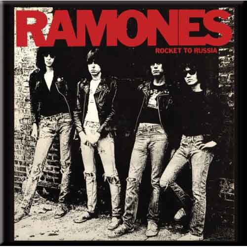 Ramones Fridge Magnet: Rocket to Russia - Ramones - Merchandise - AMBROSIANA - 5055295379992 - 24. november 2014