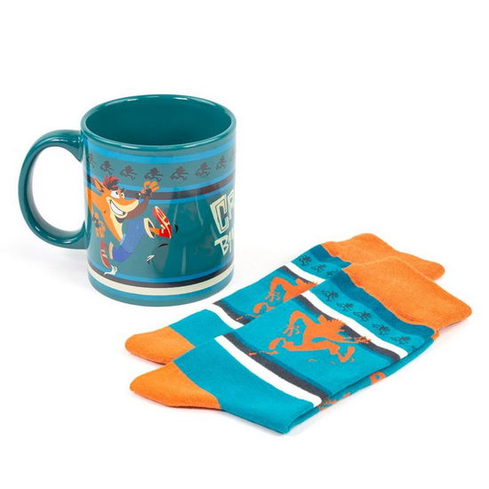 Crash Bandicoot Mug and Socks Set - Crash Bandicoot - Gadżety - NUMSKULL - 5056280421993 - 